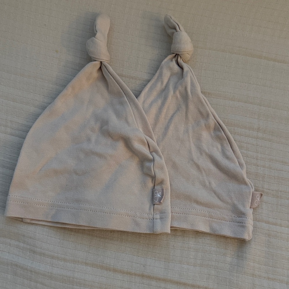 Goumi Knot Topper Baby Hat Duo